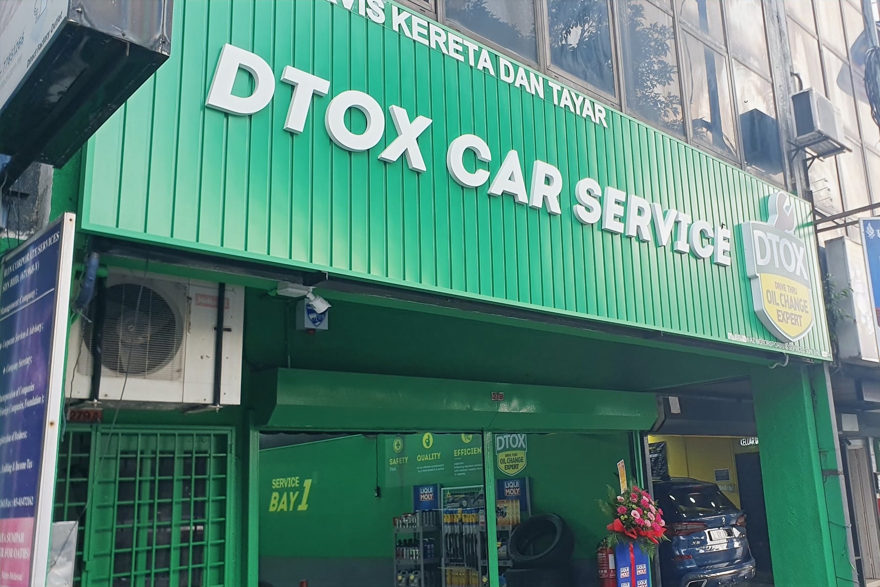 DTOX Car Service shopfront